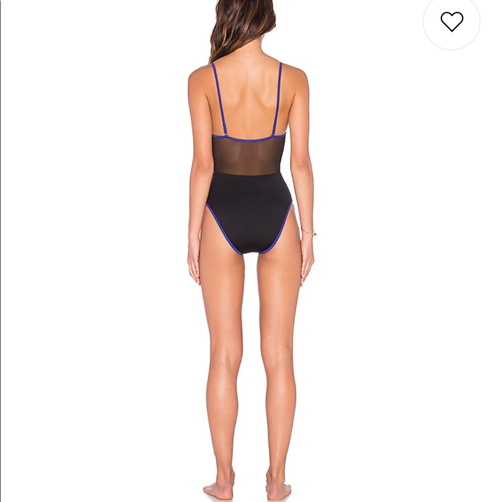 Elegant Black and White One-Piece Swimsuit - Picture 2 of 8